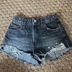 The PERFECT denim shorts for the summer!!